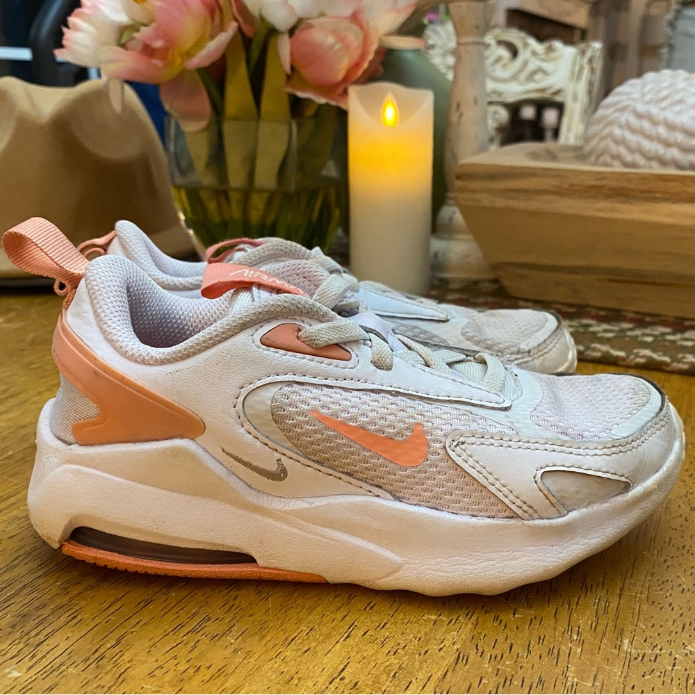 Girl’s Nike Air Max Bolt size 11.5